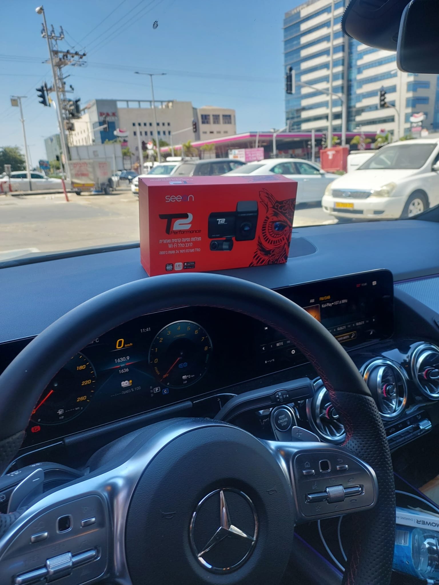 התקנת מצלמת נסיעה קדמית ואחורית לרכב