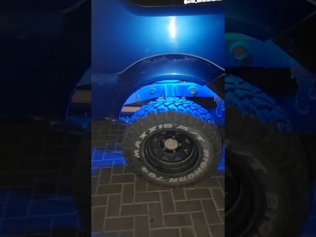 תאורת סלעים לרכב