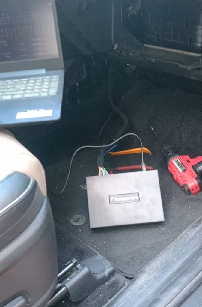 התקנת מגבר dsp שקע תקע לרוב סוגי הרכבים (10)