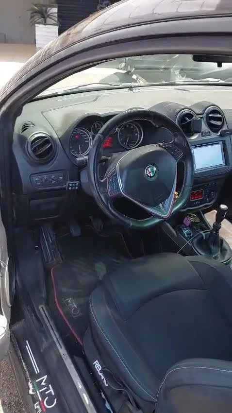 שדרוג מערכת סאונד ברכב- שדרוג מערכת סאונד באלפא רומיאו מיטו כולל מגבר 4 ערוצים