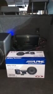 שדרוג מערכת סאונד לרכב עם קומפוננט Alpine SPG-17CS וסאב וופר