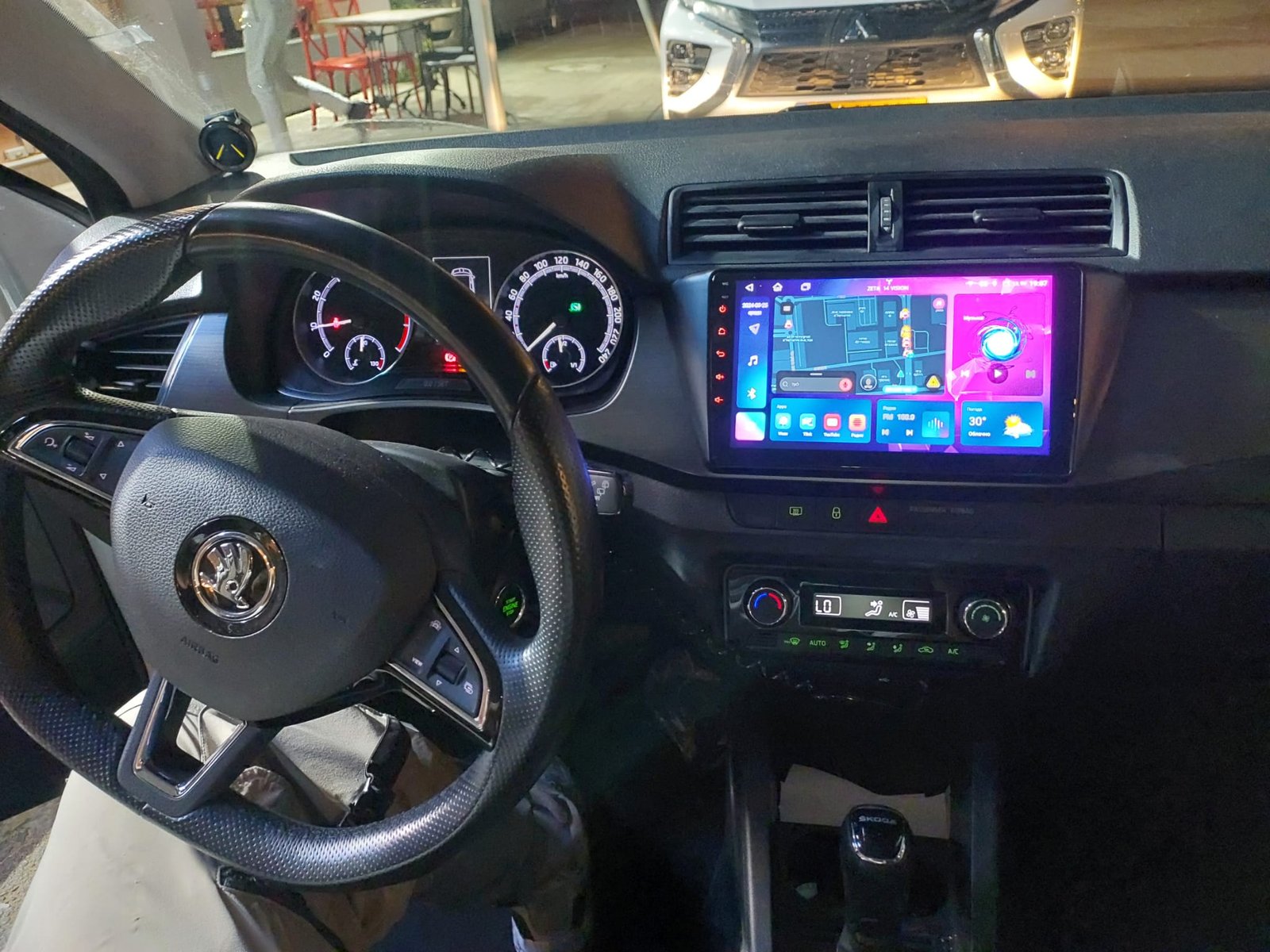 שיקוף מסך הטלפון למערכת מולטימדיה