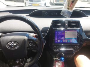 התקנת מסך מולטימידה בטויוטה אוריס בראשון לציון